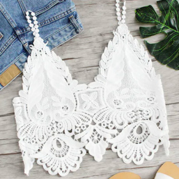 Boutique Tops - Adorable Lace Cami Crop Top